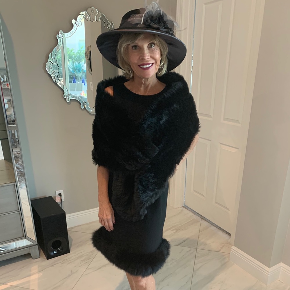 Black dress real Fox Hem! Free Shawl a gift!